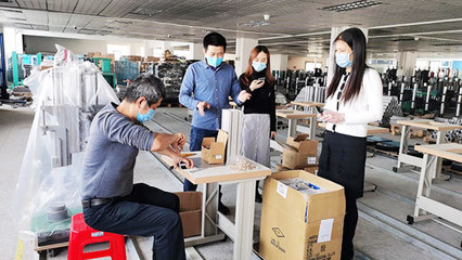 香洲區(qū)局長(zhǎng)親臨聲峰公司，關(guān)懷指導(dǎo)超聲波焊接機(jī)模具助力抗疫復(fù)產(chǎn)與電子產(chǎn)品銷(xiāo)售