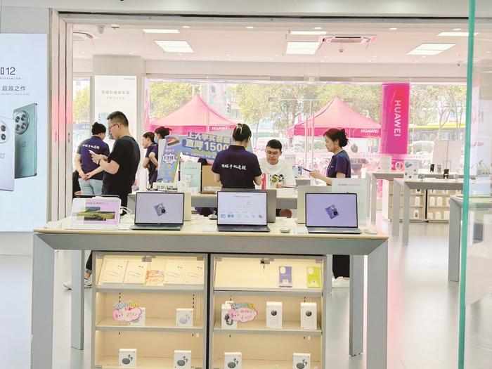 后高考經濟熱潮涌動 美發、學車、購物，電子產品消費成新寵